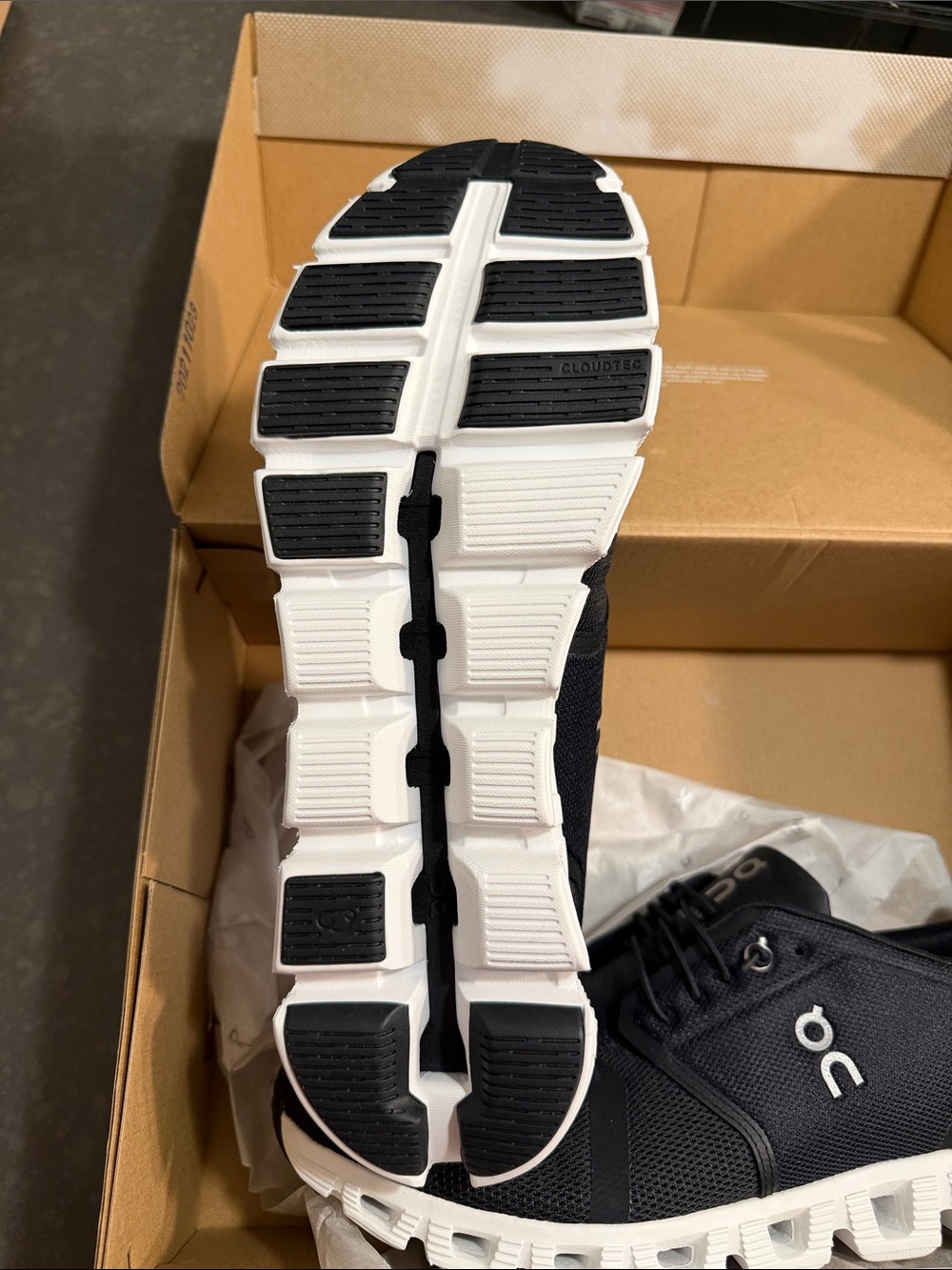 ON Cloud 5 Black/White 11 Men’s - Picture 3 of 5